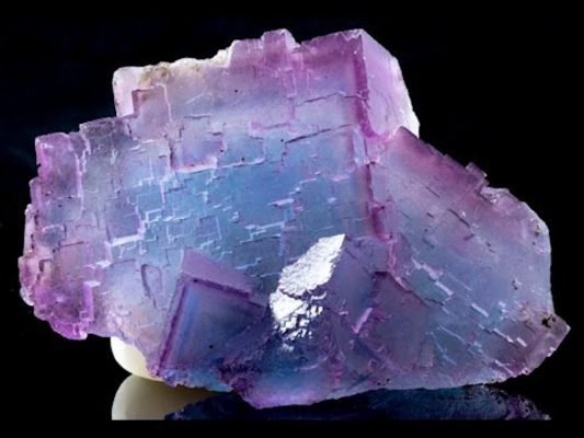fluorit pietre pretioase violet